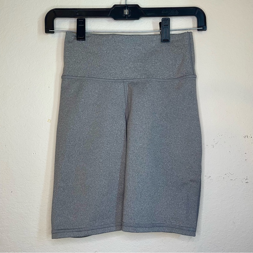 Fabletics Define Powerhold High Waisted 9” Shorts Heather Grey Women’s Size XXS